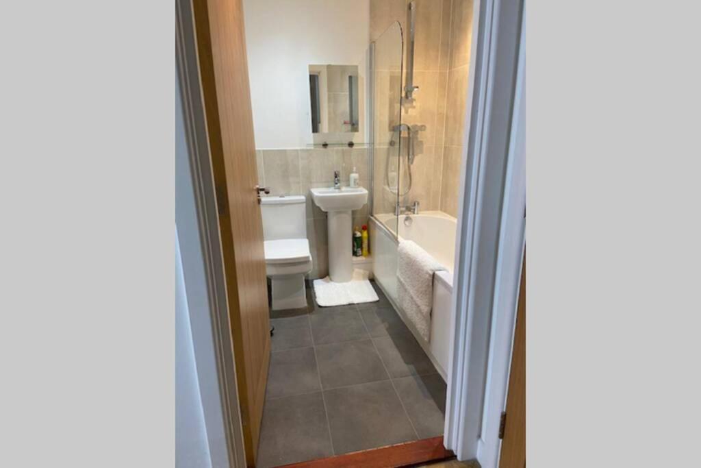Cosy Apartment Near Train Station Portsmouth Bagian luar foto